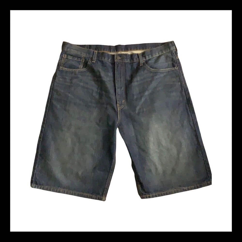 NWOT Men’s Levi  jean shorts size 40